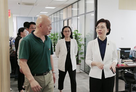 江蘇省委網(wǎng)信辦、省委宣傳部領(lǐng)導(dǎo)赴蘇化科技園調(diào)研重點(diǎn)企業(yè)